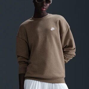 NWT Nike Sportswear Club Fleece Crewneck Sweatshirt